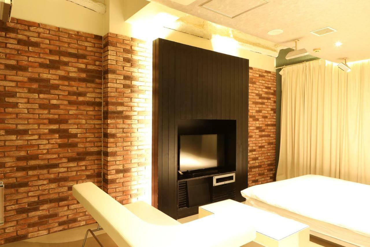 C-Hotel Affetto (Adults Only) Sapporo Ngoại thất bức ảnh