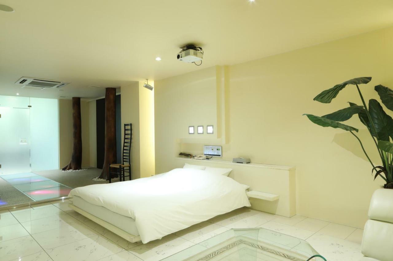 C-Hotel Affetto (Adults Only) Sapporo Ngoại thất bức ảnh